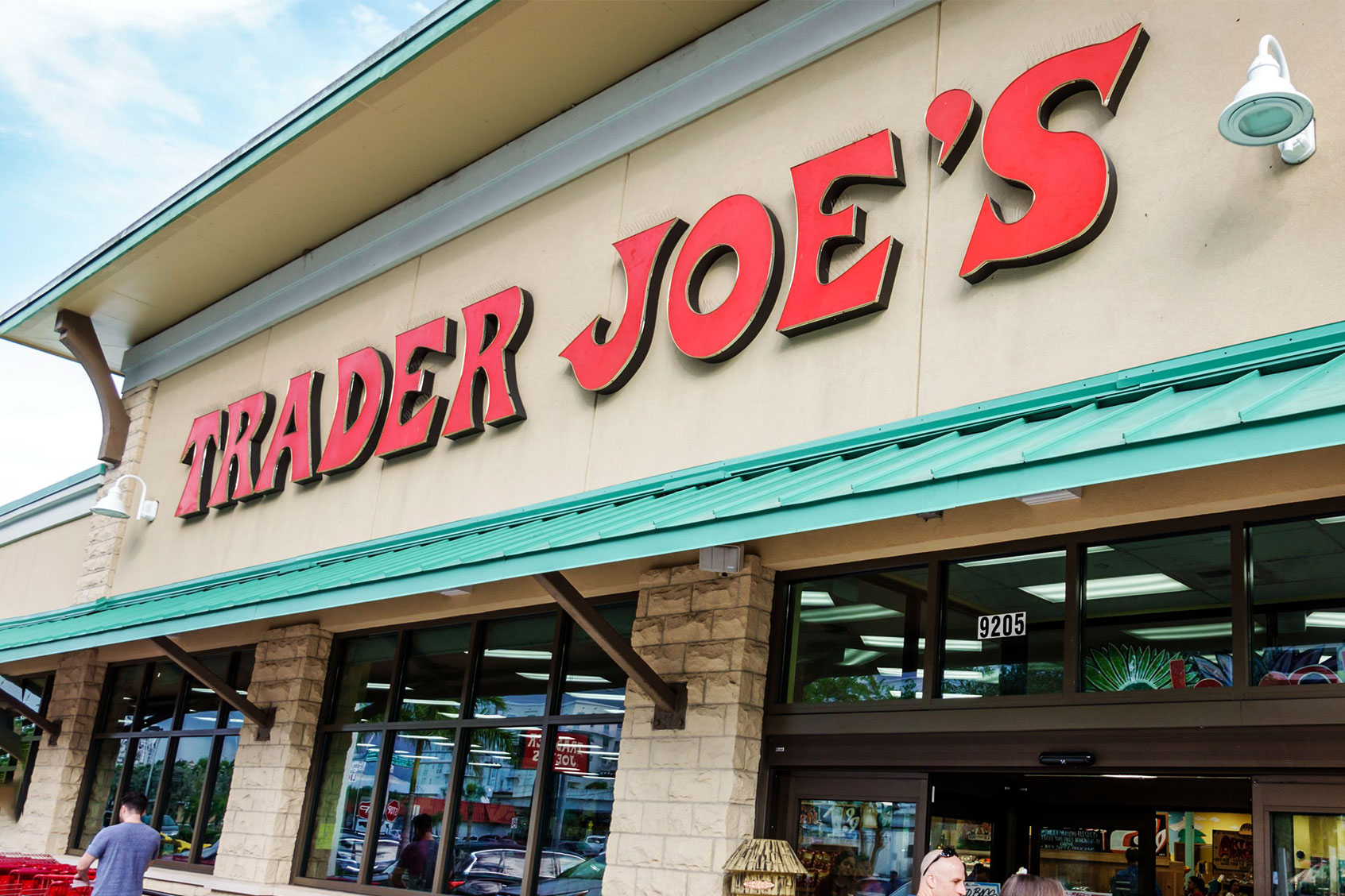 Trader Joe's Entrance (Jeffrey Greenberg/Universal Images Group via Getty Images)