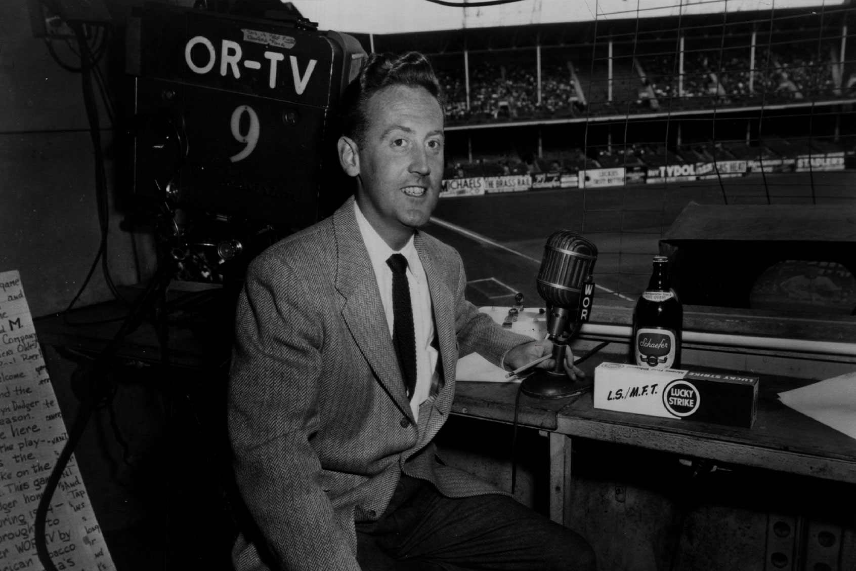 Announcer Vin Scully of the Los Angeles Dodgers poses for a photo circa 1960s. (Sporting News via Getty Images via Getty Images)