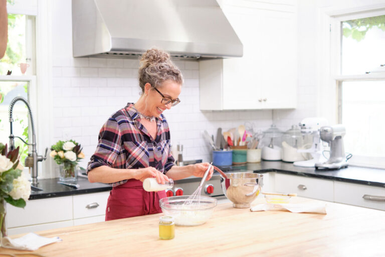 Zoë François (﻿﻿"﻿Zoë Bakes" ﻿/ Magnolia Network)