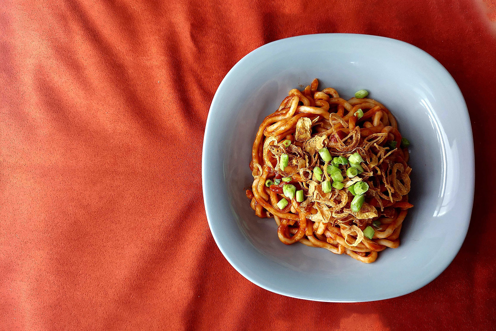 Caramelized tomato udon (Ashlie Stevens)
