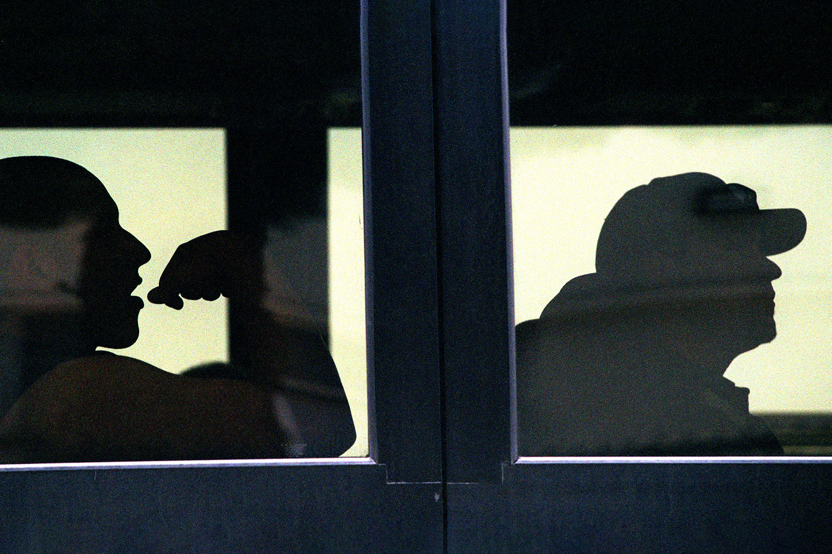 Players for Long Beach's new minor league baseball team, the Breakers, take their seats in the team bus for a trip to Utah for a game against the "Pioneers" on 05/16/2001. (Bob Chamberlin/Los Angeles Times via Getty Images)