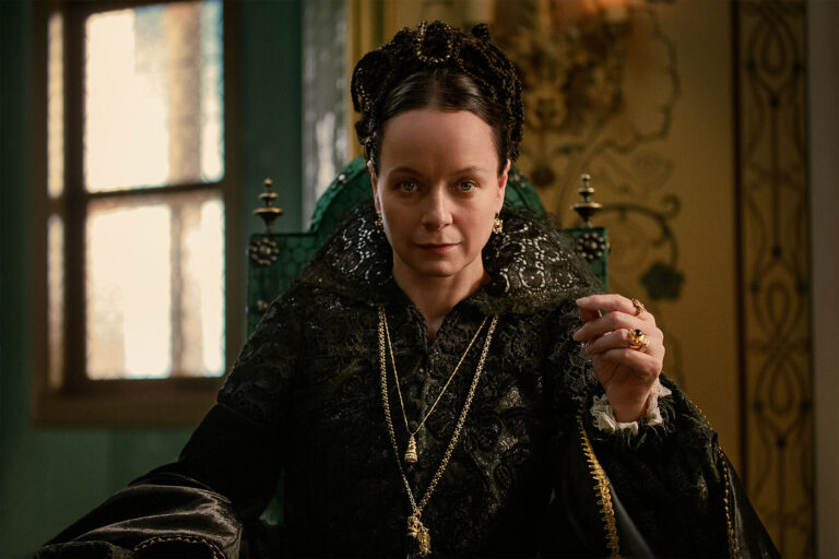 Samantha Morton in "The Serpent Queen" (Courtesy of Starz)