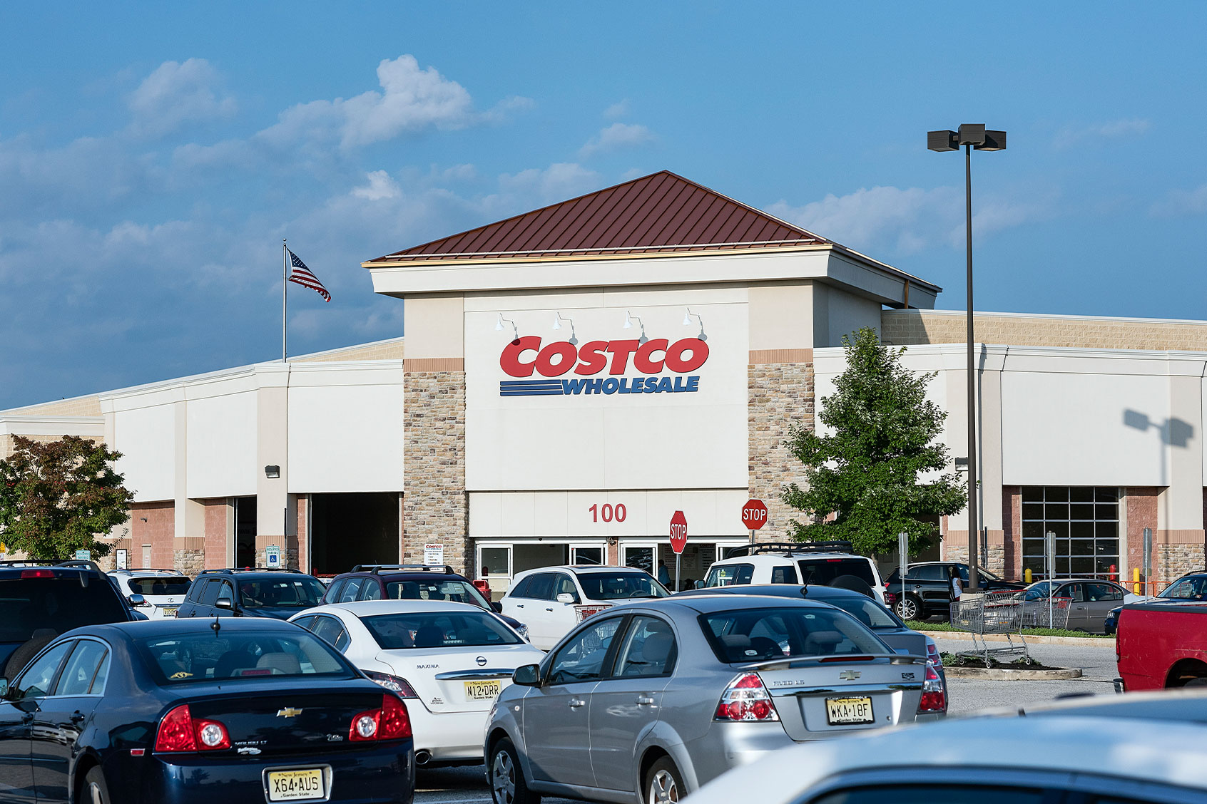 Costco wholesale club store (John Greim/LightRocket via Getty Images)