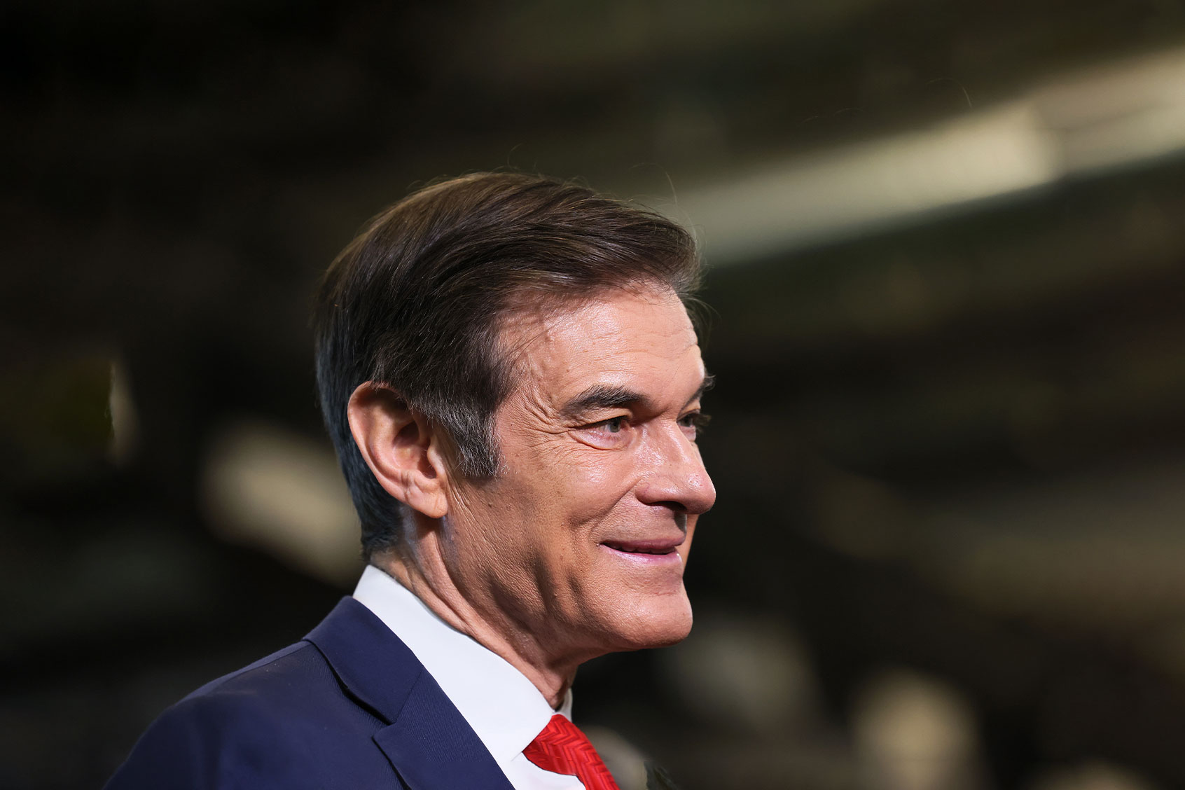 Pennsylvania U.S. Senate candidate Dr. Mehmet Oz (R) (Michael M. Santiago/Getty Images)