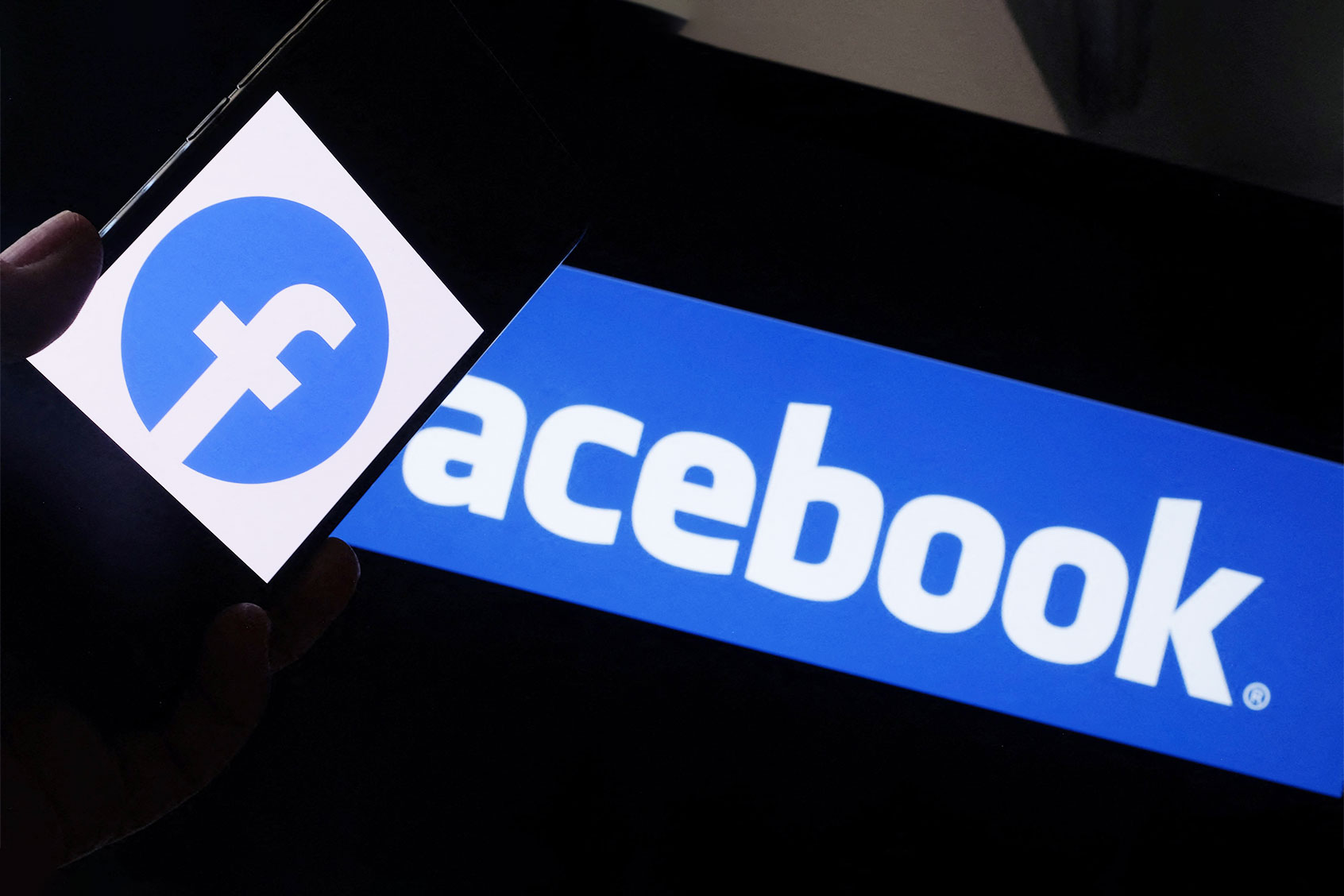 Facebook Logo (CHRIS DELMAS/AFP via Getty Images)