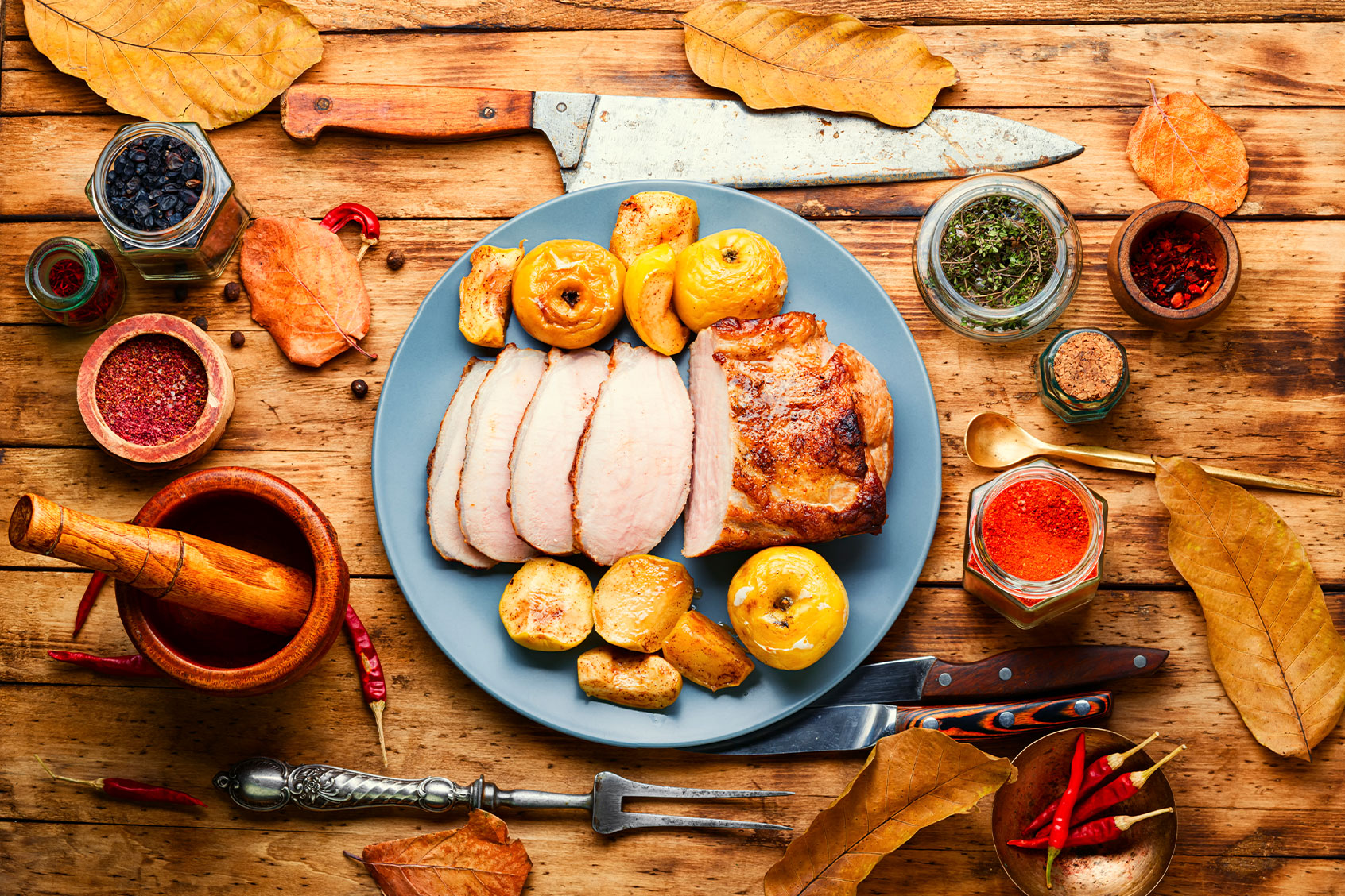 Fried pork loin with apples (Getty Images/Nikolay_Donetsk)