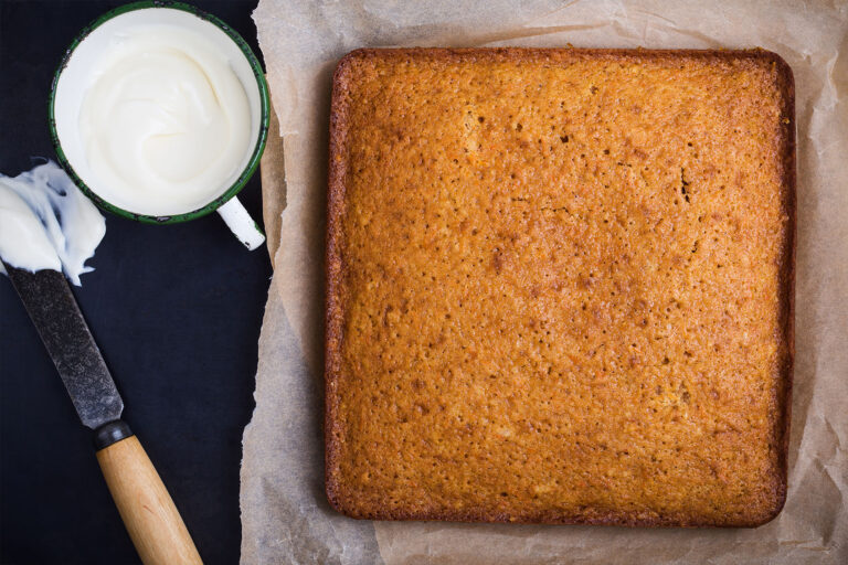 Homemade sheet cake ready to decorate (Getty Images/istetiana)