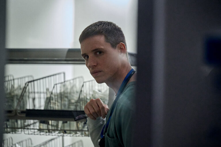 Eddie Redmayne in "The Good Nurse" (JoJo Whilden/Netflix)