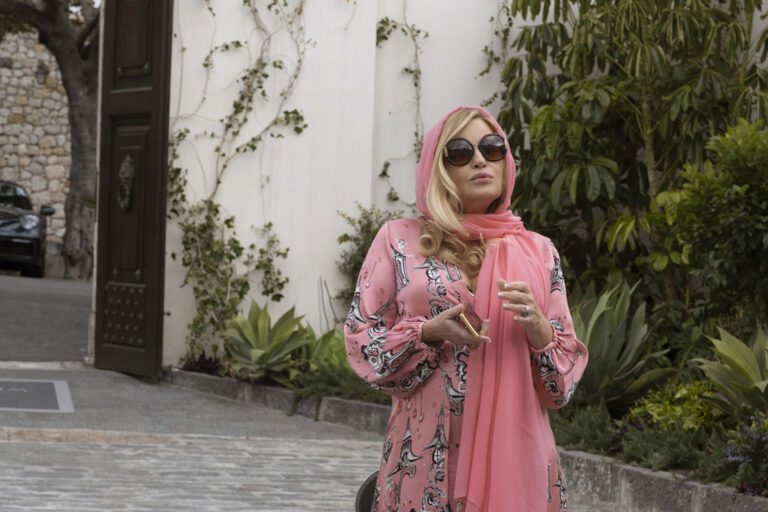 Jennifer Coolidge in "The White Lotus" (Photograph by Fabio Lovino/HBO)