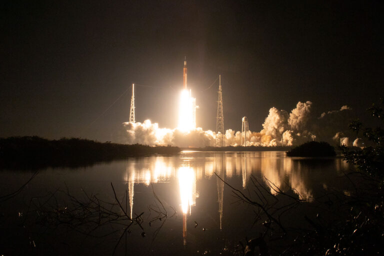 NASA’s Space Launch System rocket carrying the Orion spacecraft launches on the Artemis I flight test, Wednesday, Nov. 16, 2022, from Launch Complex 39B at NASA’s Kennedy Space Center in Florida. (NASA/Bill Ingalls)
