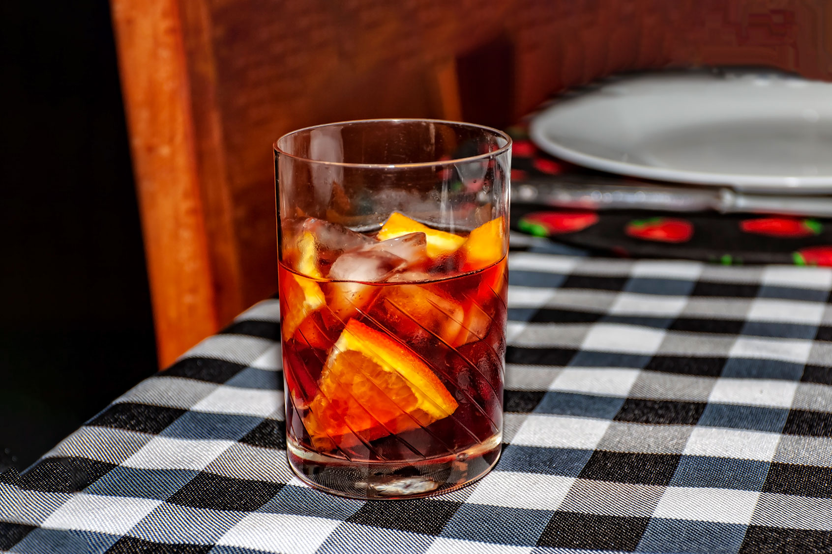 A cocktail on the table (Getty Images/Rebeca Mello)