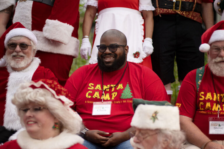 Santa Chris (John Tully/HBO Max)