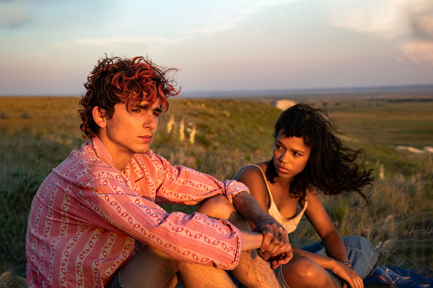 Timothée Chalamet (left) as Lee and Taylor Russell (right) as Maren in "Bones and All" (Yannis Drakoulidis / Metro Goldwyn Mayer Pictures)