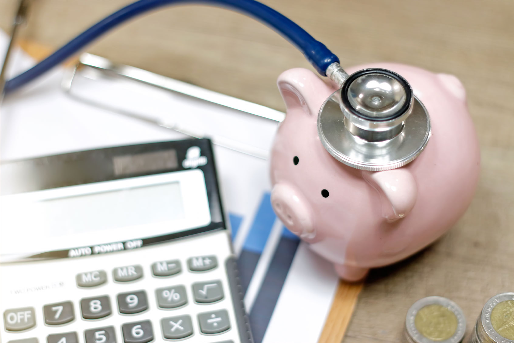 Medical Cost (Getty Images/Rapeepong Puttakumwong)