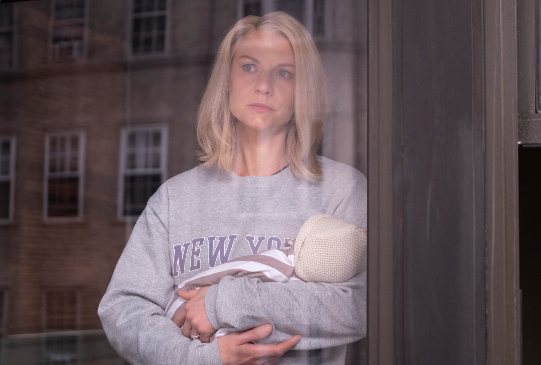 Claire Danes as Rachel Fleishman in "Fleischman Is in Trouble" Episode 7, "Me-Time" (Linda Kallerus/FX)