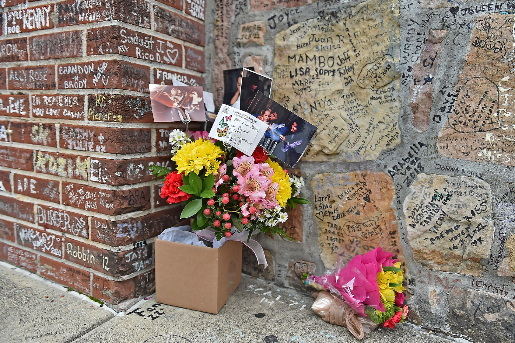 Flowers left by fans outside Graceland to pay respects to Lisa Marie Presley on January 13, 2023 in Memphis, Tennessee. (Justin Ford/Getty Images)