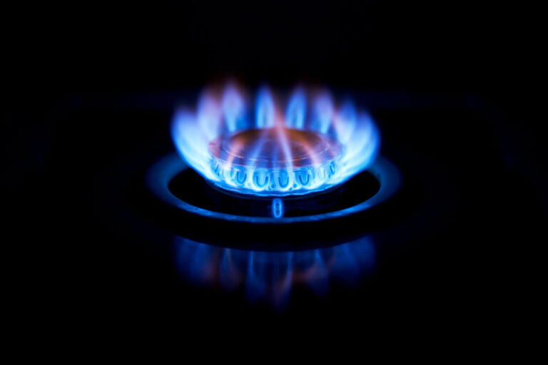 Burning gas oven (Getty Images/Maciej Toporowicz, NYC)