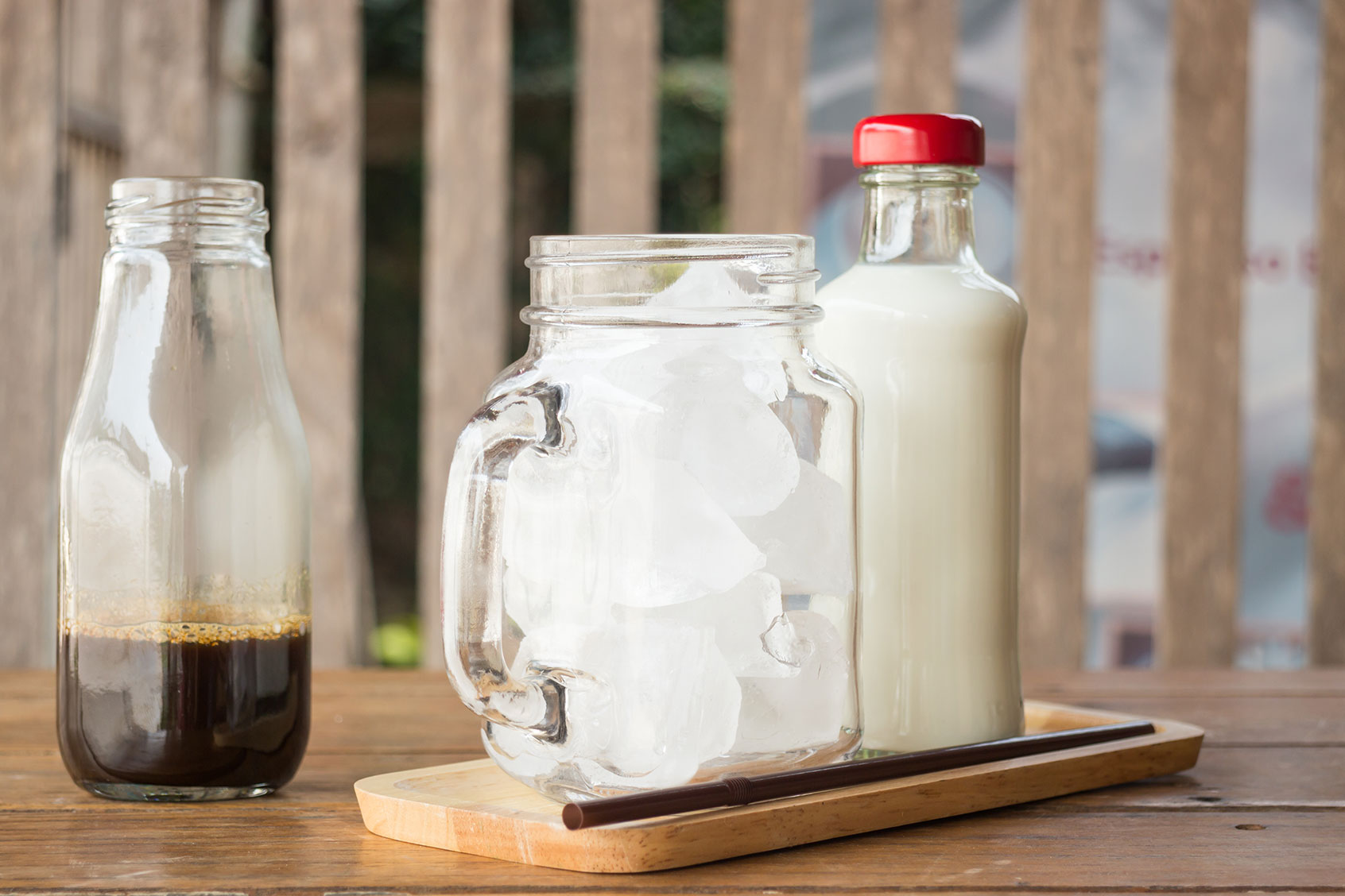 Close-Up Of Drinks On Table (Getty Images/Nalinratana Phiyanalinmat/EyeEm)
