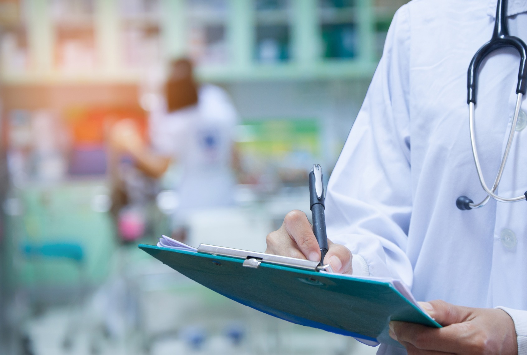 Doctor in a hospital (Getty Images/KTM_2016)