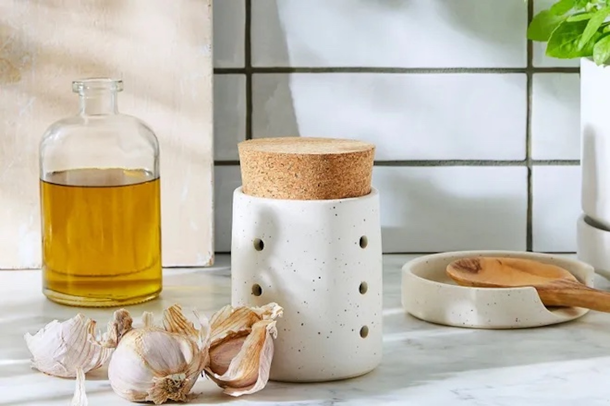 Garlic (Julia Gartland)