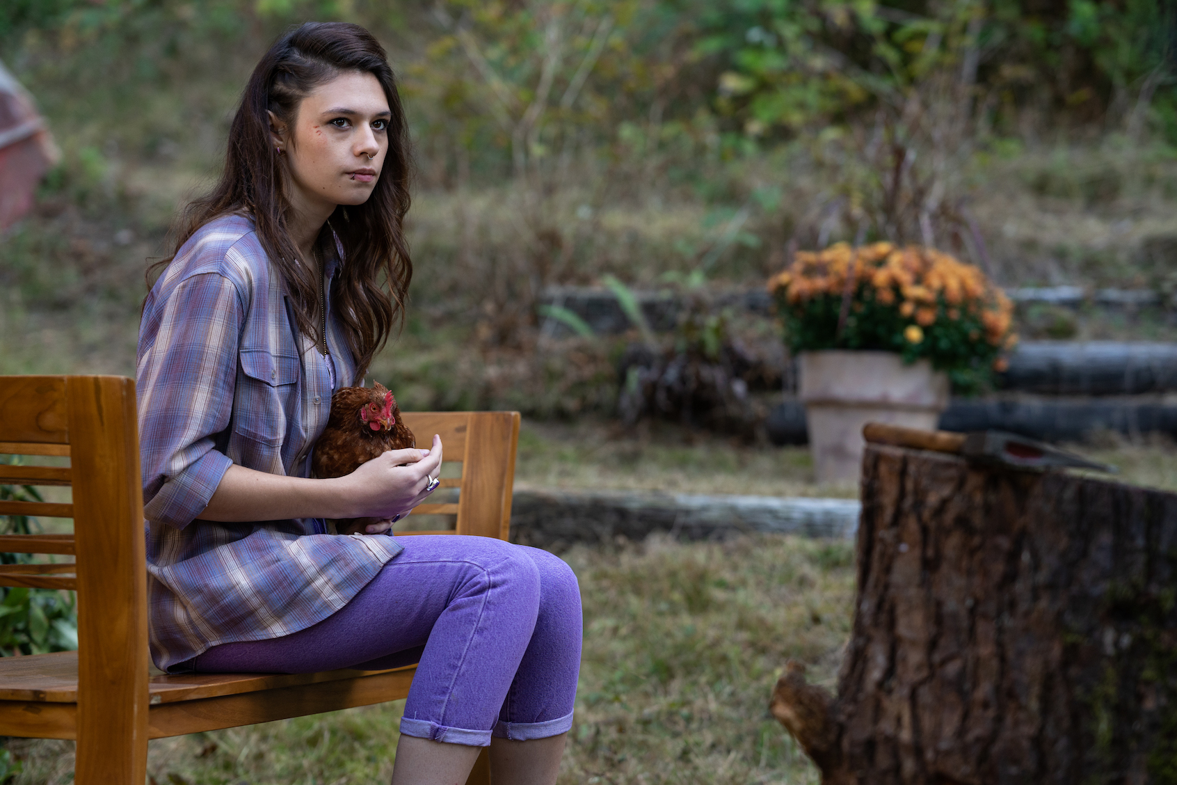 Nicole Maines as Lisa (Kailey Schwerman/SHOWTIME)