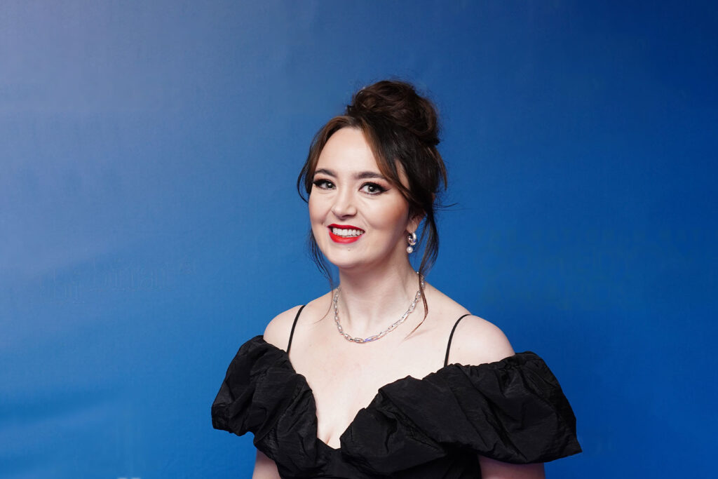 fern brady pink dress Fern Brady Taskmaster GIF - Fern brady Taskmaster Chew