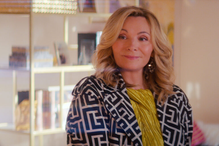 Kim Cattrall as Madolyn in "Glamorous" (Courtesy Of Netflix)