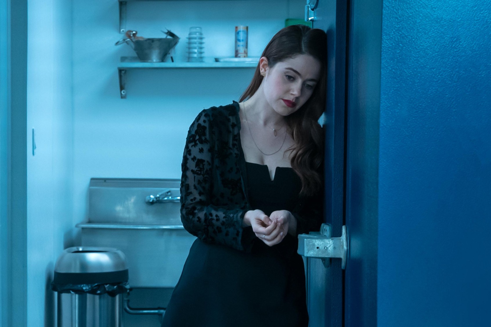 Molly Gordon as Claire in "The Bear" (Chuck Hodes/FX)