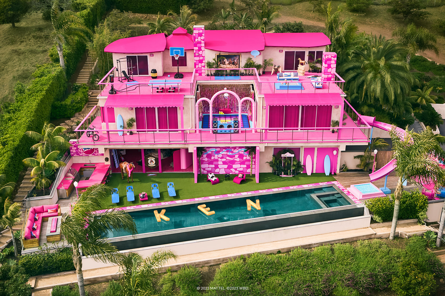  Ken's Malibu Barbie DreamHouse AirBnb