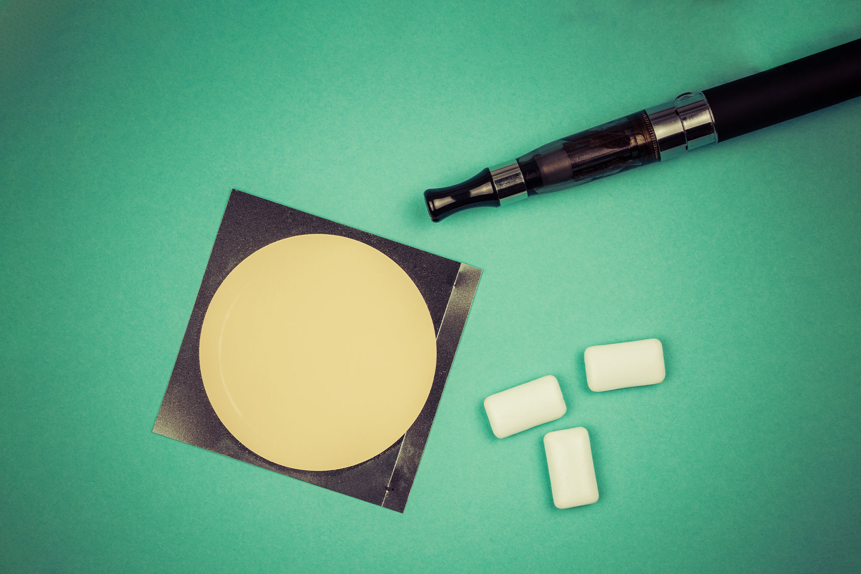 Nicotine patch, chewin gum and ecigarette (Getty Images/pixinoo)