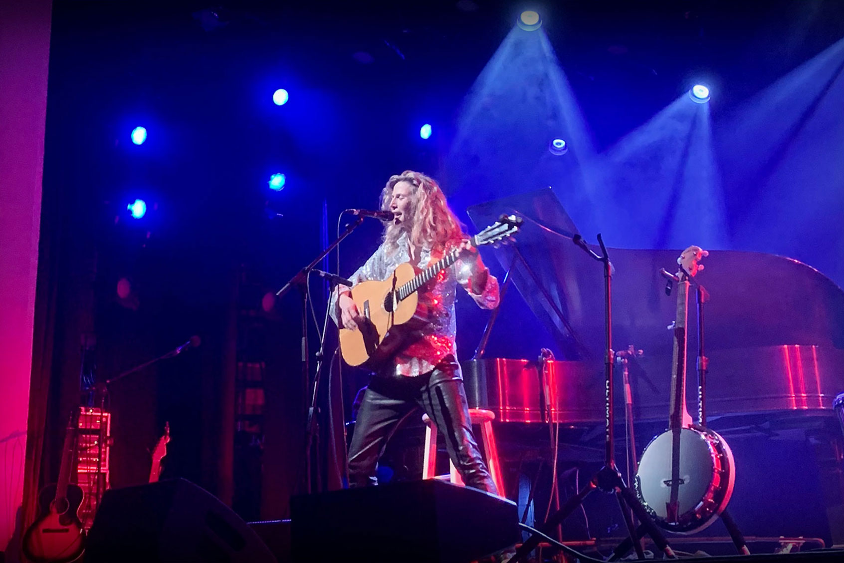 Sophie B. Hawkins playing live (Photo courtesy of the artist)