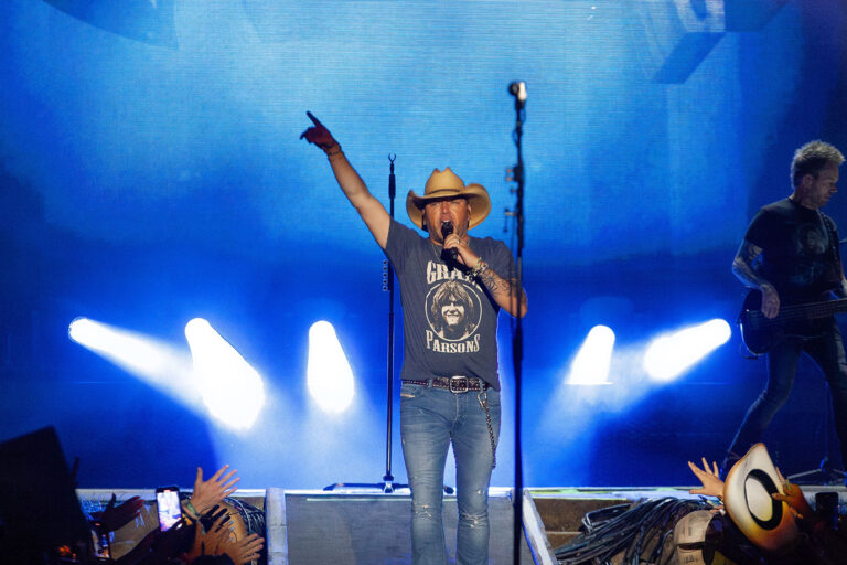 Jason Aldean performs onstage at Country Thunder Wisconsin - Day 3 on July 22, 2023 in Twin Lakes, Wisconsin. (Joshua Applegate/Getty Images)