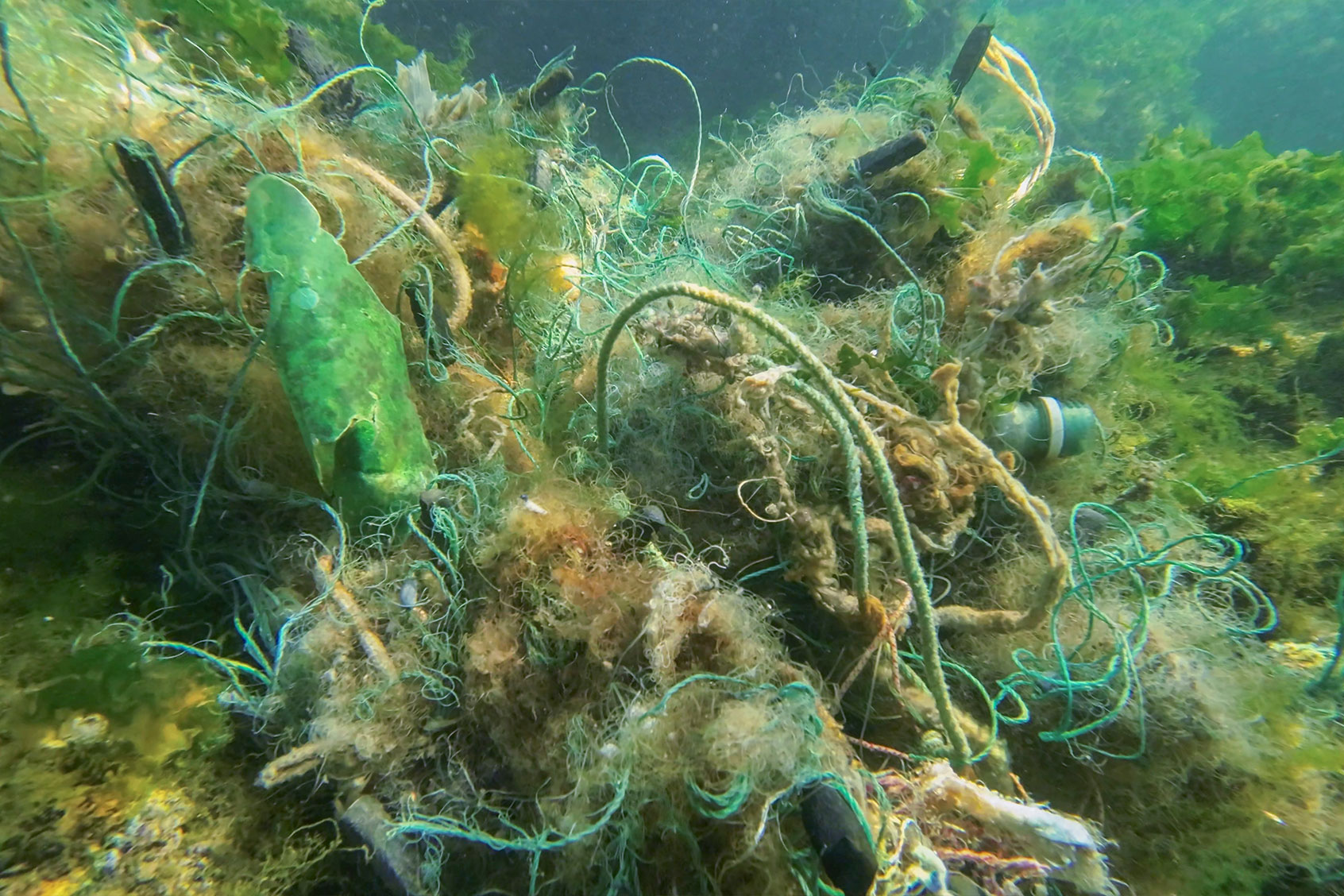 Lost fishing gear lies underwater on the seabed (Getty Images/Andriy Nekrasov)