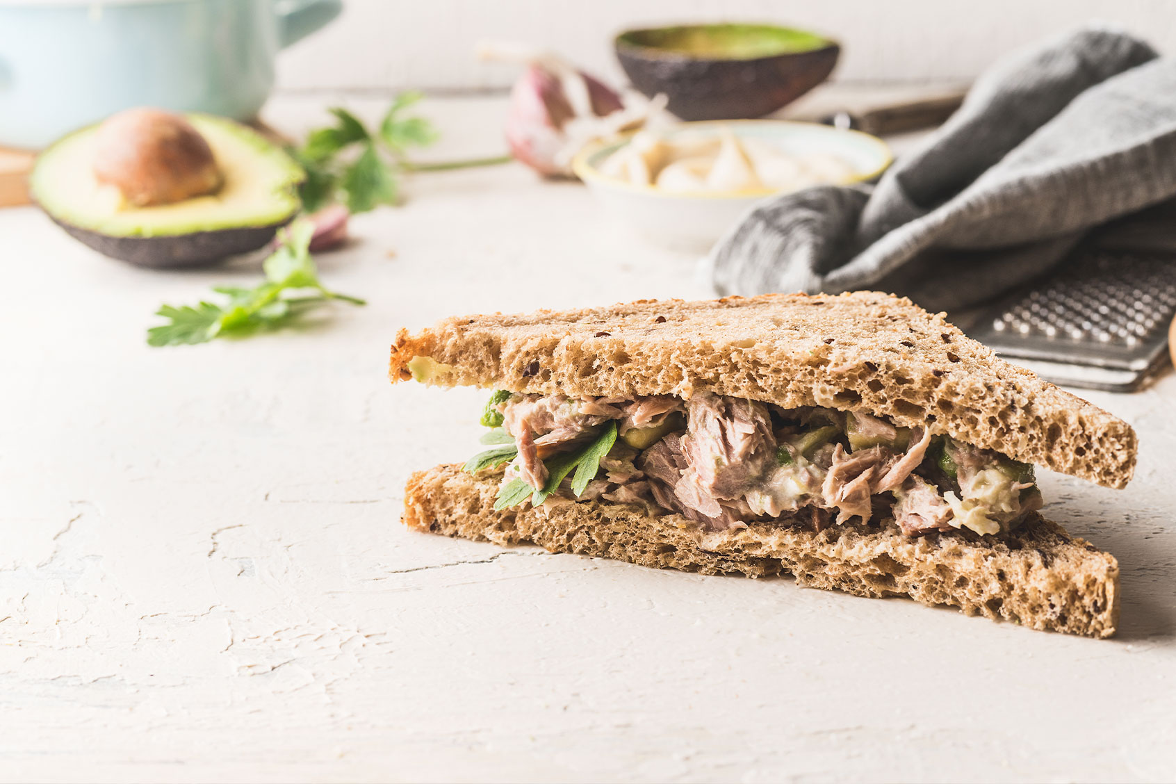 Tuna sandwich (Getty Images/VICUSCHKA)