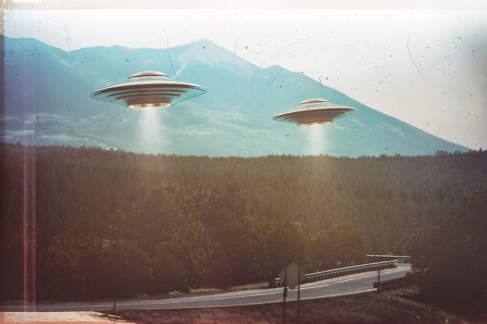 UFOs flying in the sky, illustration (Getty Images/KTSDESIGN/SCIENCE PHOTO LIBRARY)