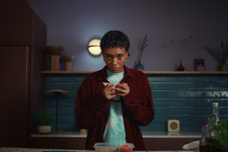 Sophie Wilde in "Everything Now" (Netflix / Left Bank)