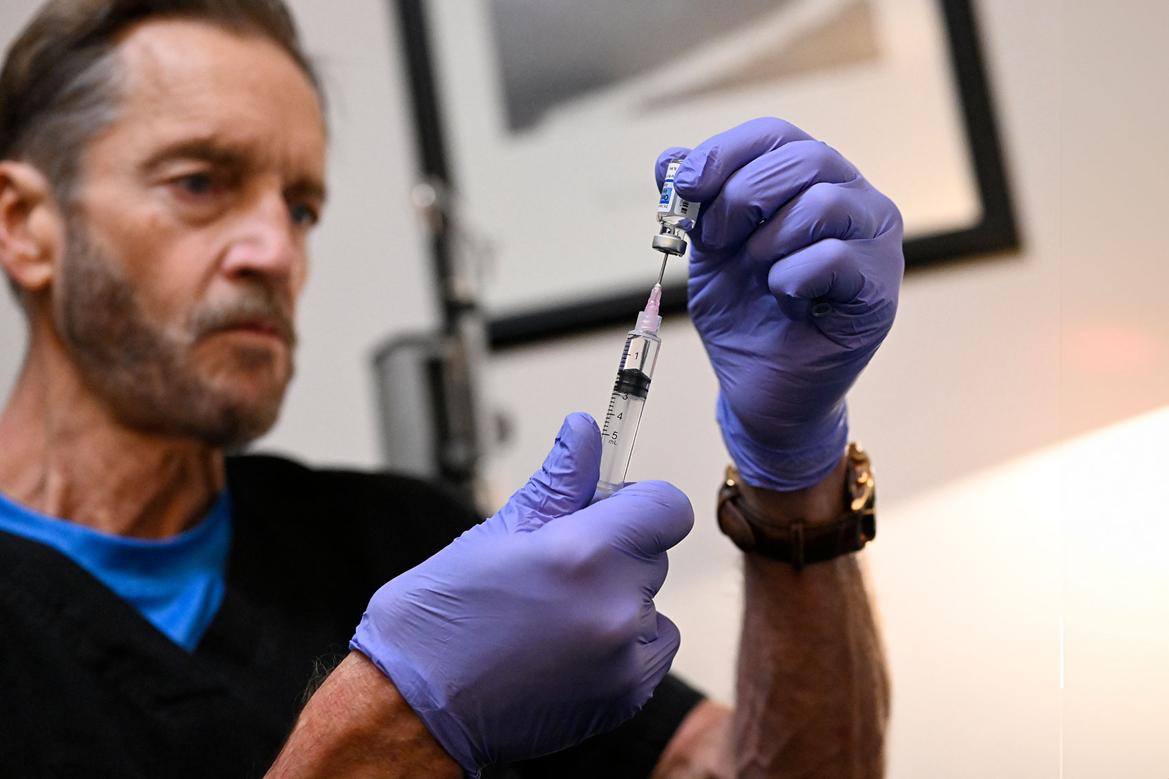 At Boulder Mind Care Dr. Wade Grindle gives ketamine to some patiences to help with their depression on November 14, 2022 in Boulder, Colorado. (RJ Sangosti/MediaNews Group/The Denver Post via Getty Images)