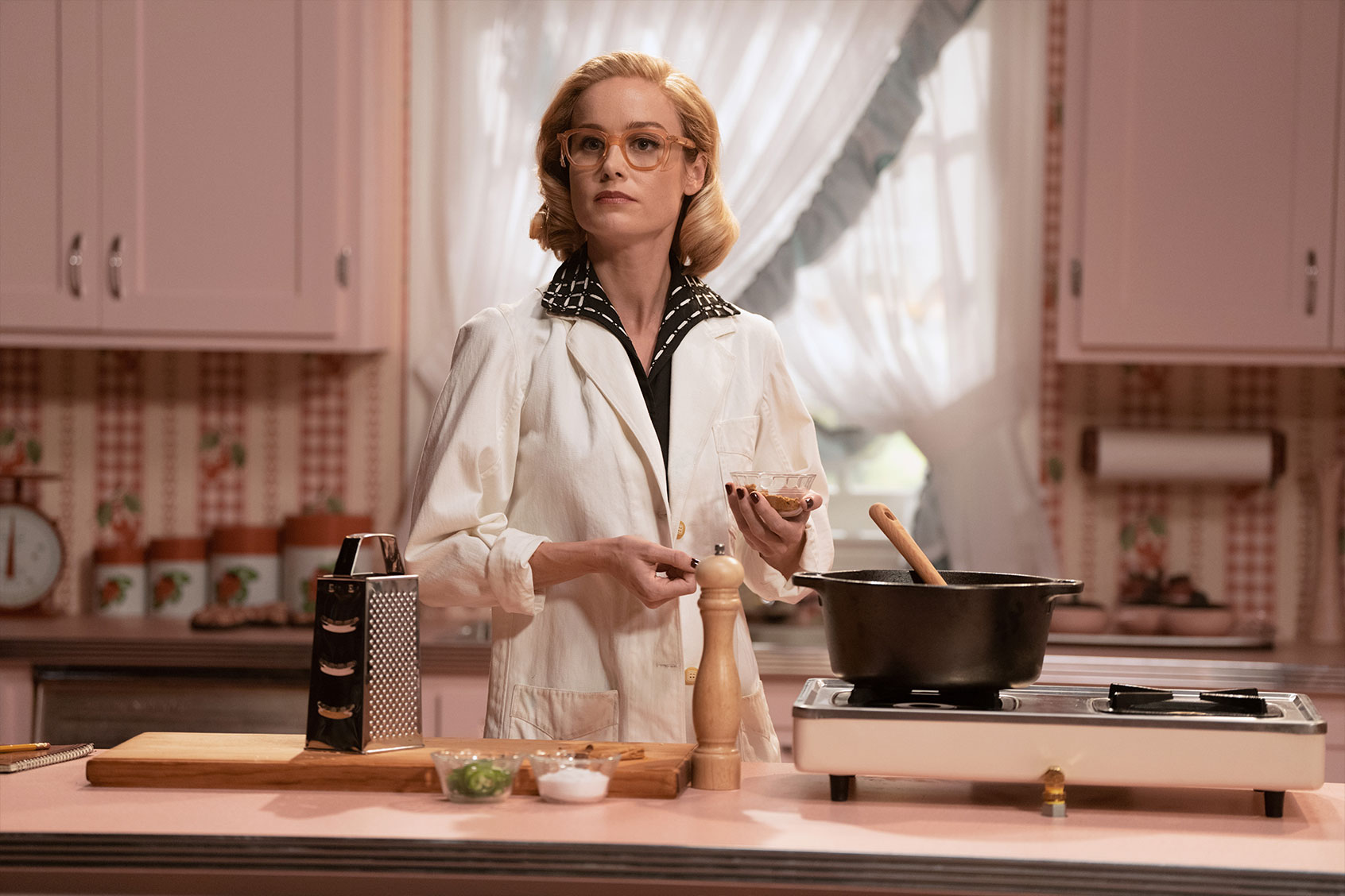 Brie Larson in "Lessons in Chemistry" (Apple TV+)