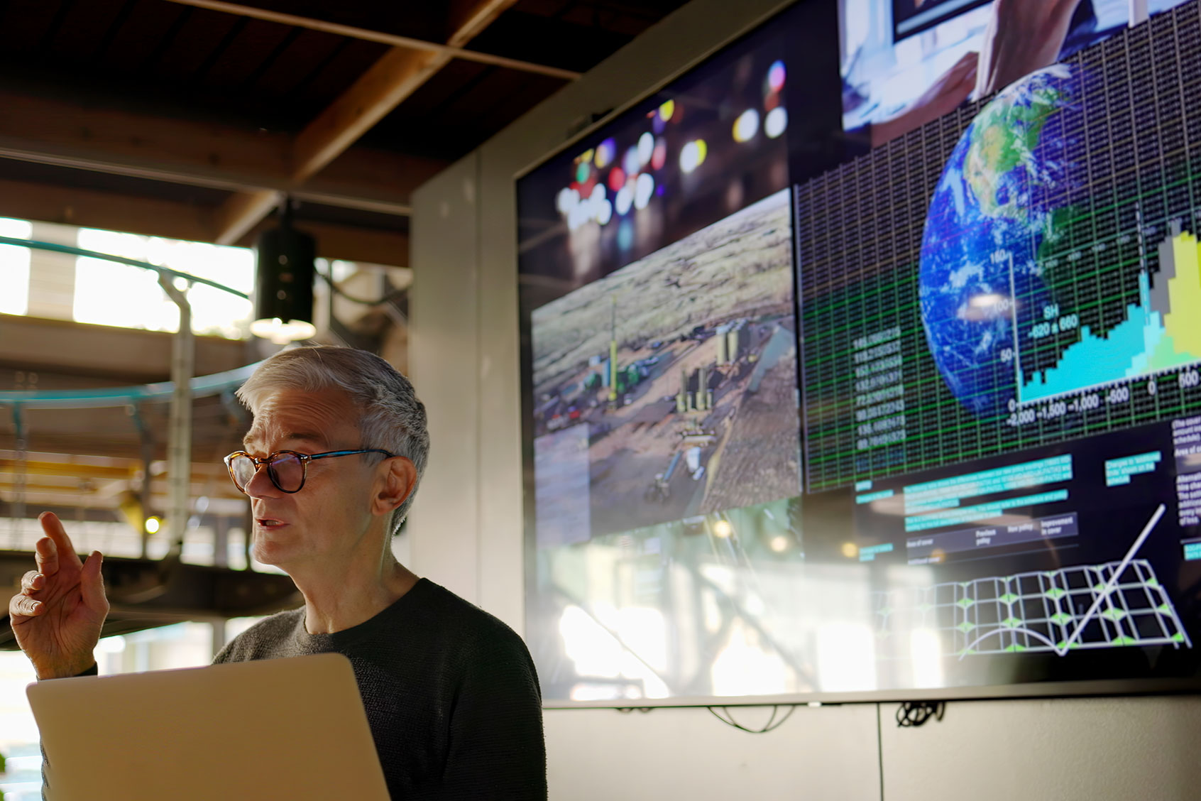 Man Speaking On Energy and Climate (Getty Images/Laurence Dutton)