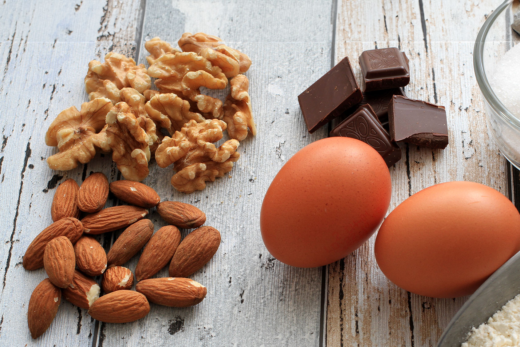 Nuts, chocolate and eggs (Getty Images/castelfranco99)