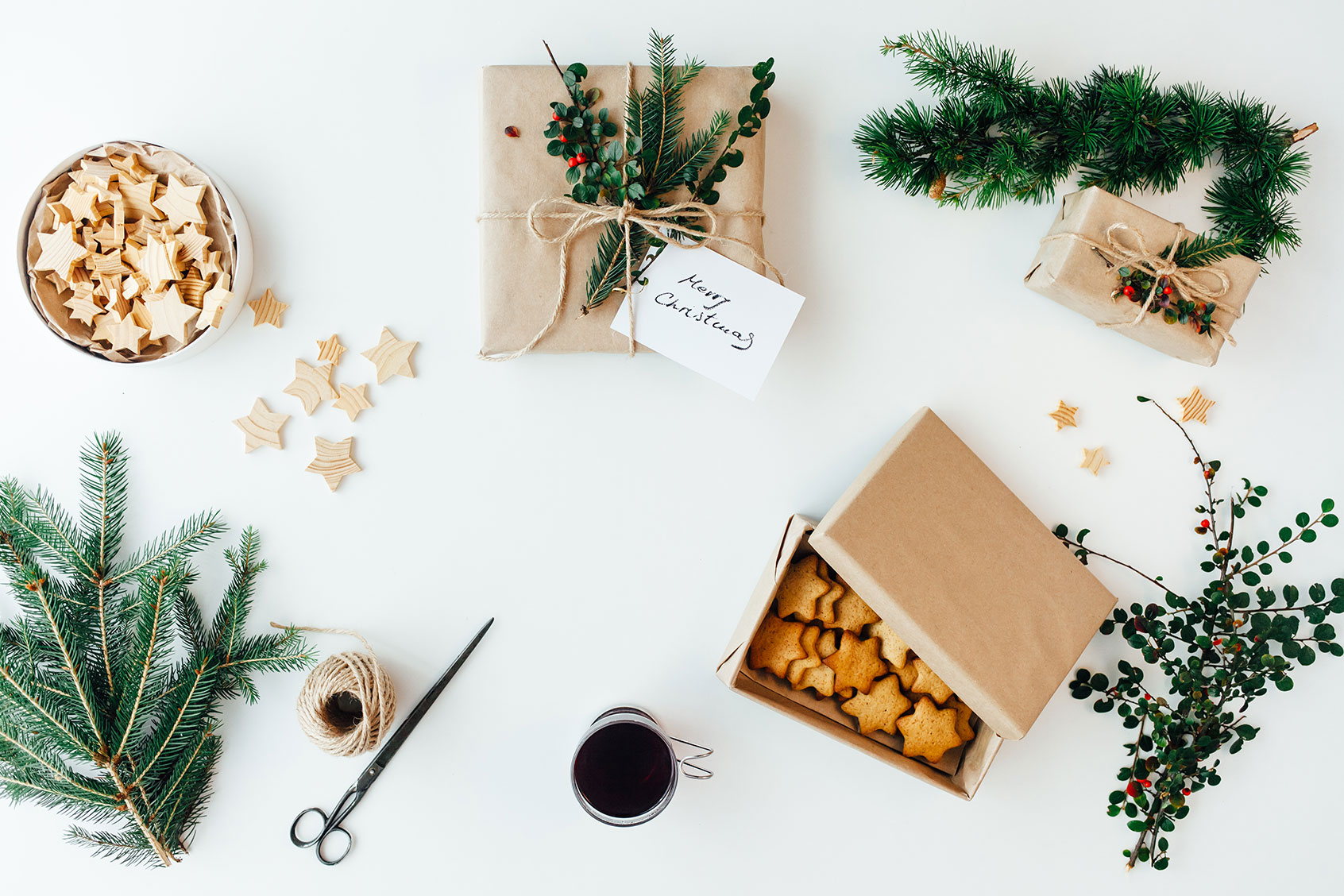 Accessories for packing Christmas presents. (Getty Images/MANICO)