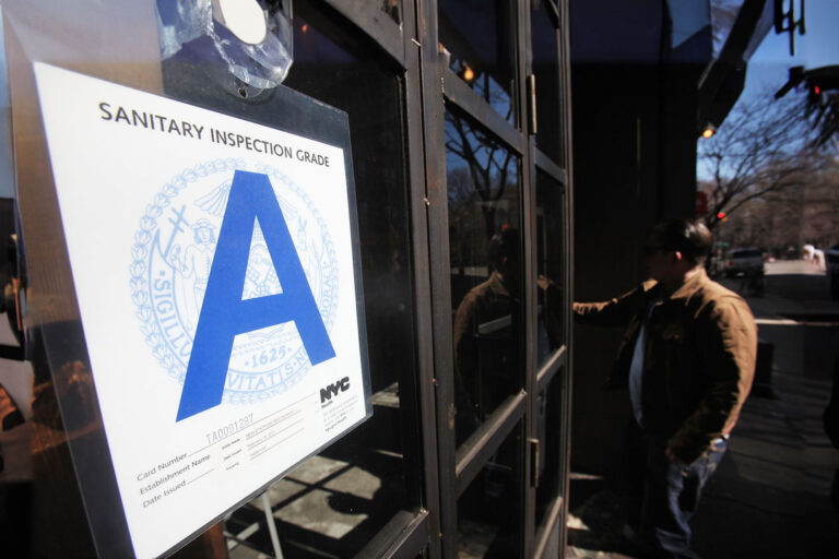 A Manhattan wine bar rated with a Health Department "A" grade is seen March 7, 2011 in New York City. (Mario Tama/Getty Images)
