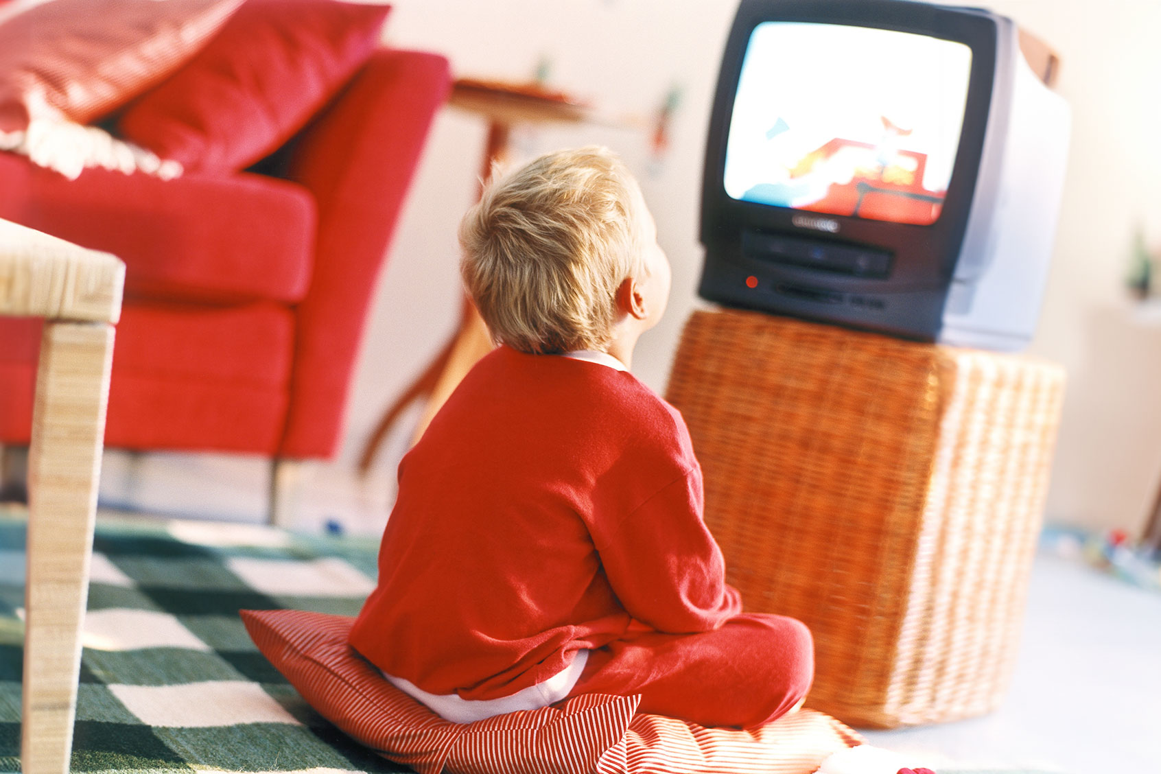 Boy Watching Television (Getty Images/Hans L Bonnevier, Johner)
