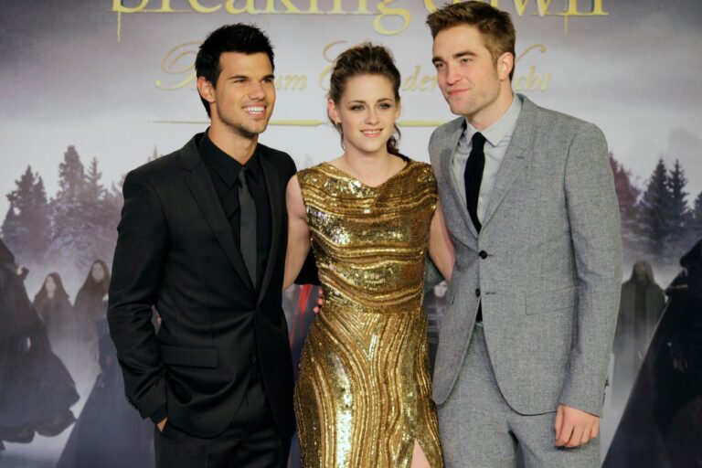 Taylor Lautner, Kristen Stewart and Robert Pattinson at a premiere event for "Twilight: Breaking Dawn Part 2" (Popow/ullstein bild via Getty Images)