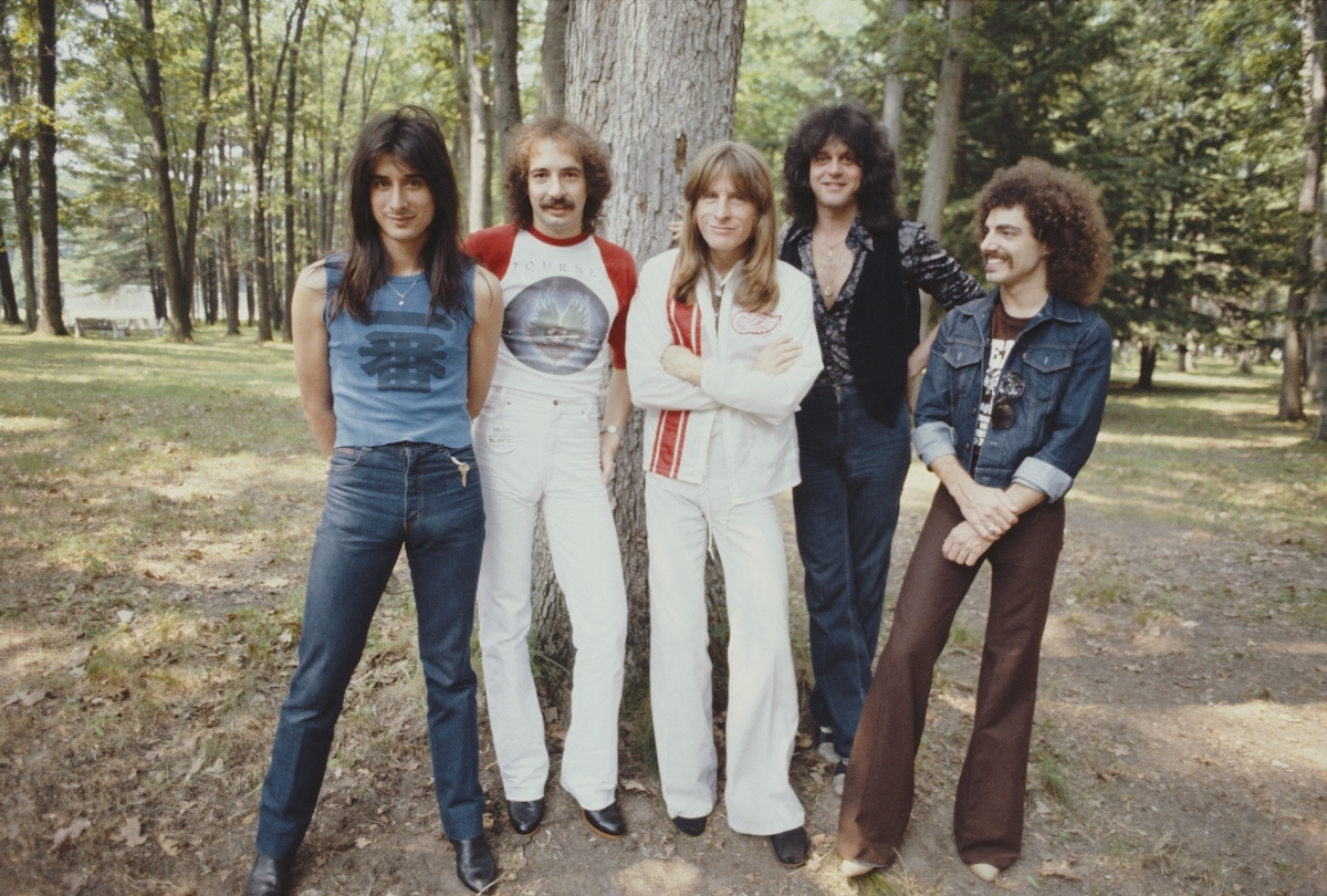 American rock group Journey, New York, June 1979. Left to right: singer Steve Perry, drummer Steve Smith, bassist Ross Valory, keyboard player Gregg Rolie, guitarist Neal Schon (Michael Putland/Getty Images)