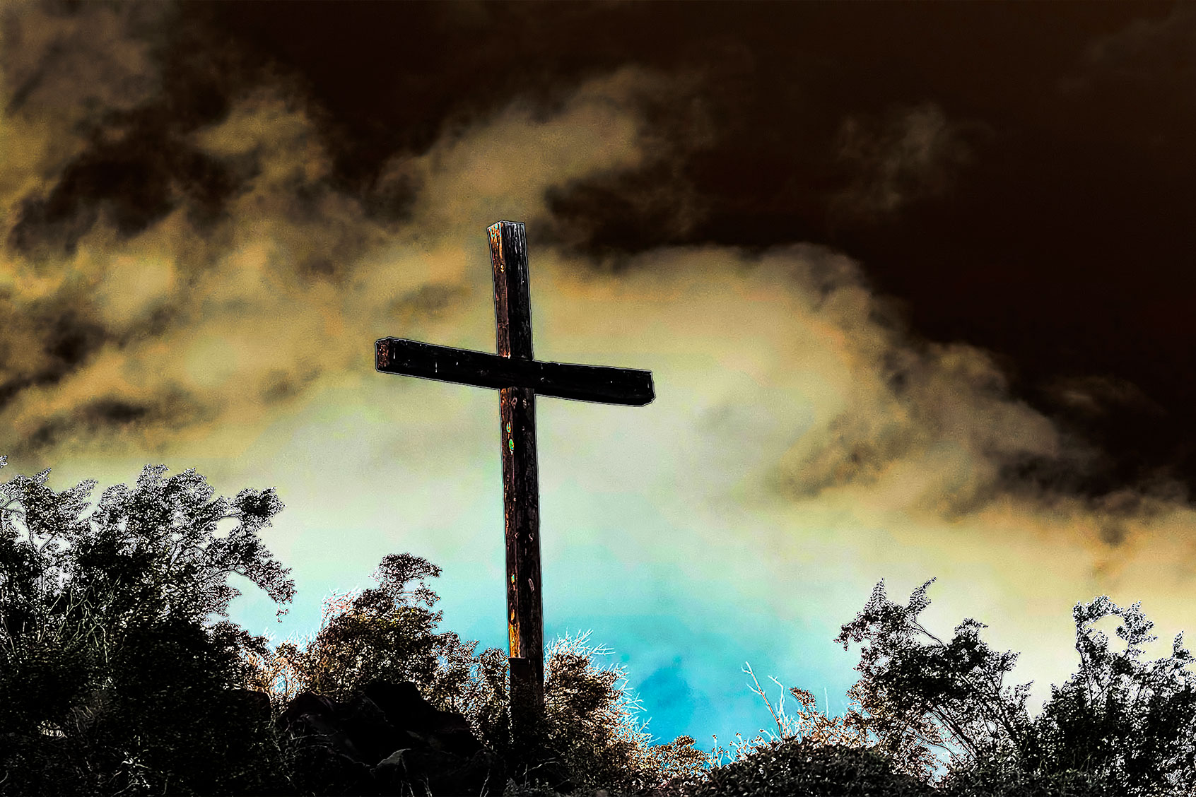 Strange stormy clouds over the cross (Getty Images/Vlad Georgescu)