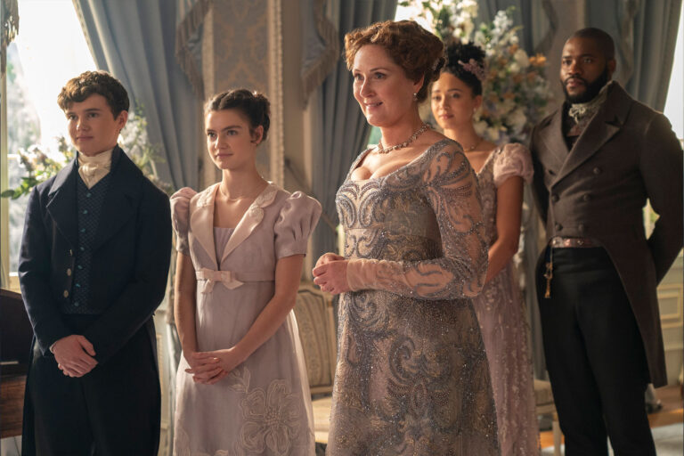 Will Tilston as Gregory Bridgerton, Florence Hunt as Hyacinth Bridgerton, Ruth Gemmell as Lady Violet Bridgerton, Emma Naomi as Alice Mondrich and Martins Imhangbe as Will Mondrich in "Bridgerton" (Netflix)