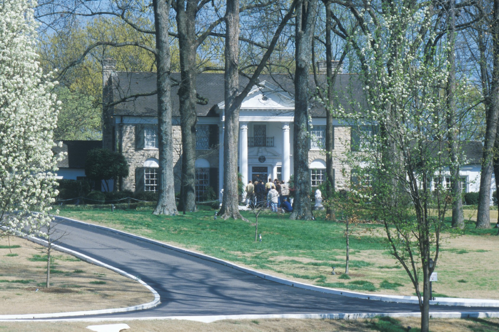 Entrance to Graceland, home of Elvis Presley, Memphis, TN (Joe Sohm/Visions of America/Universal Images Group via Getty Images)