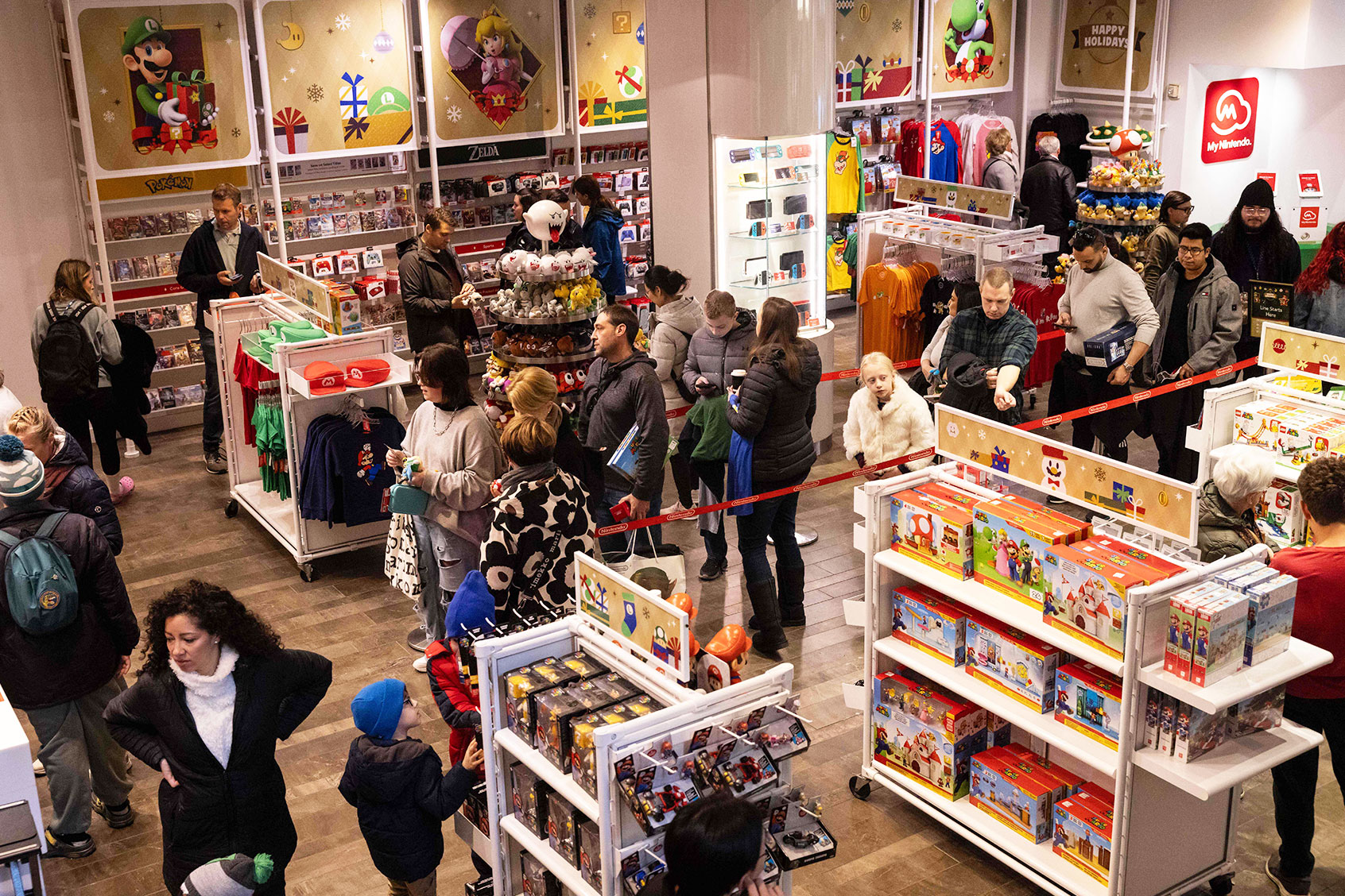 Shoppers line up at the Nintendo Store during "Black Friday" in New York on November 24, 2023, the unofficial start of the holiday shopping season. (YUKI IWAMURA/AFP via Getty Images)