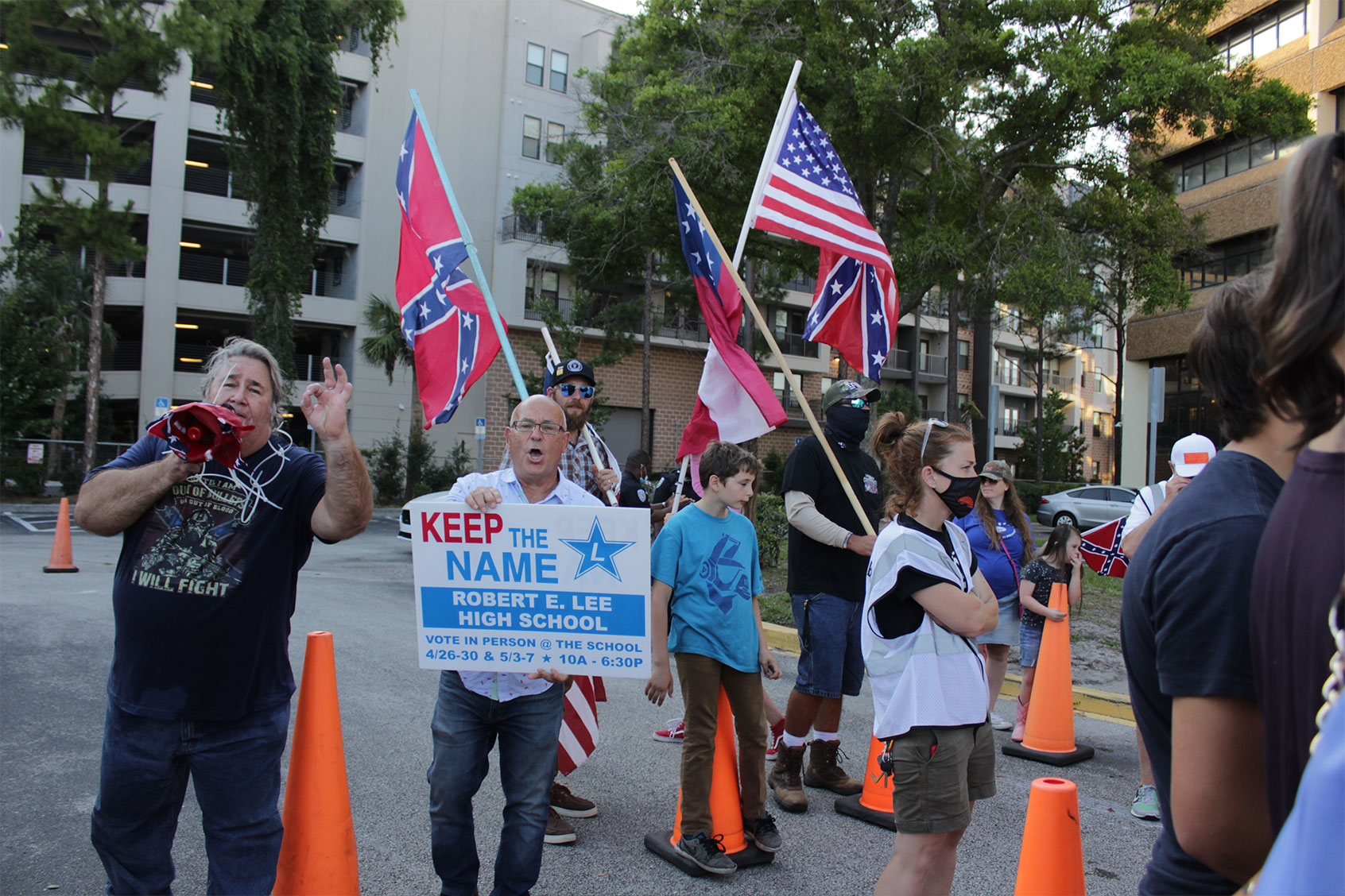 Jacksonville, Florida protest against changing the name of Robert E. Lee High School